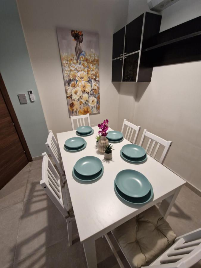 Comfort And Convenience Flat 4 Dad'S Court セント・ポールズ・ベイ エクステリア 写真