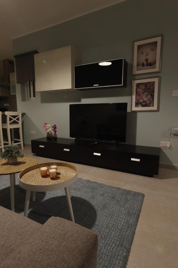 Comfort And Convenience Flat 4 Dad'S Court セント・ポールズ・ベイ エクステリア 写真