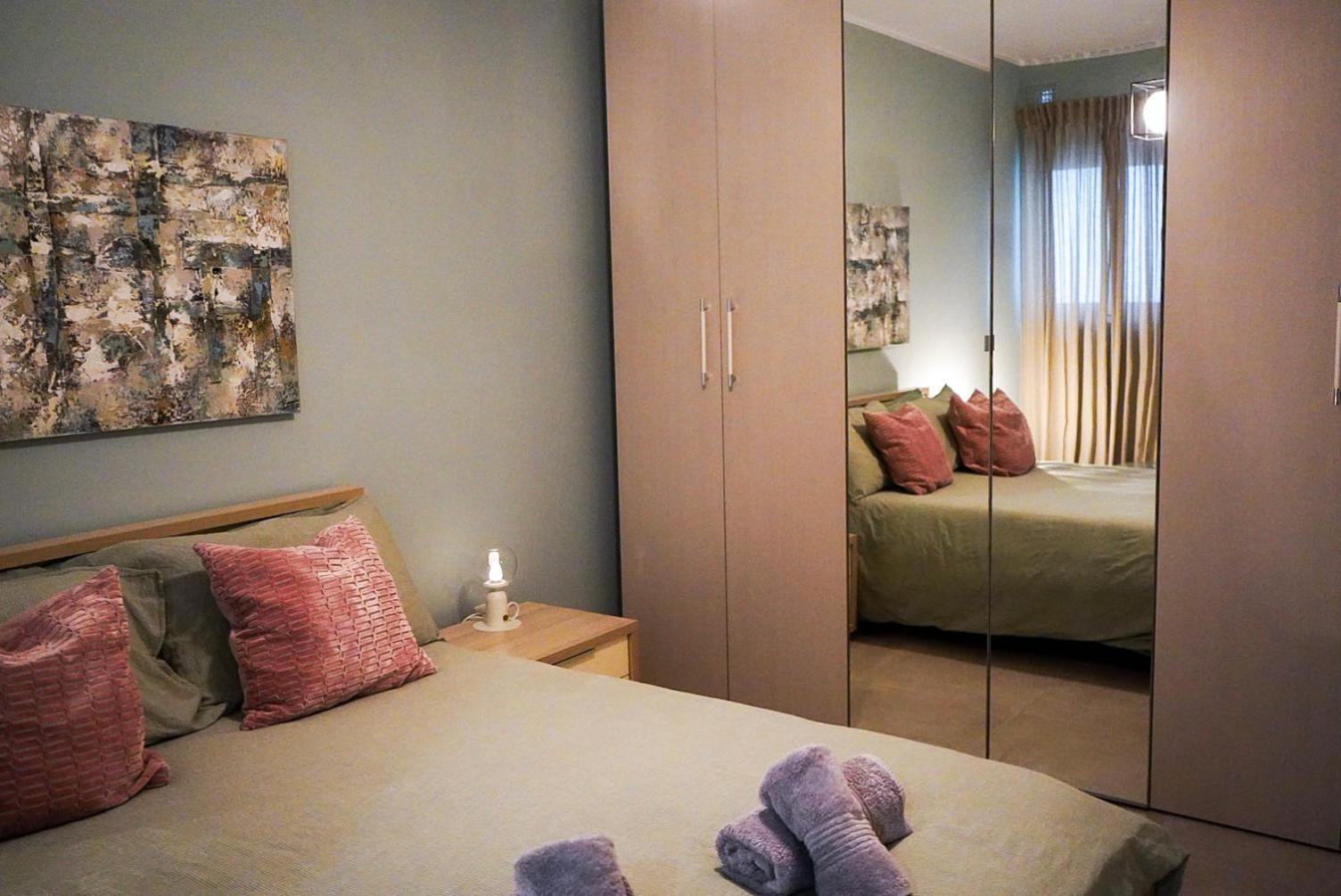 Comfort And Convenience Flat 4 Dad'S Court セント・ポールズ・ベイ エクステリア 写真