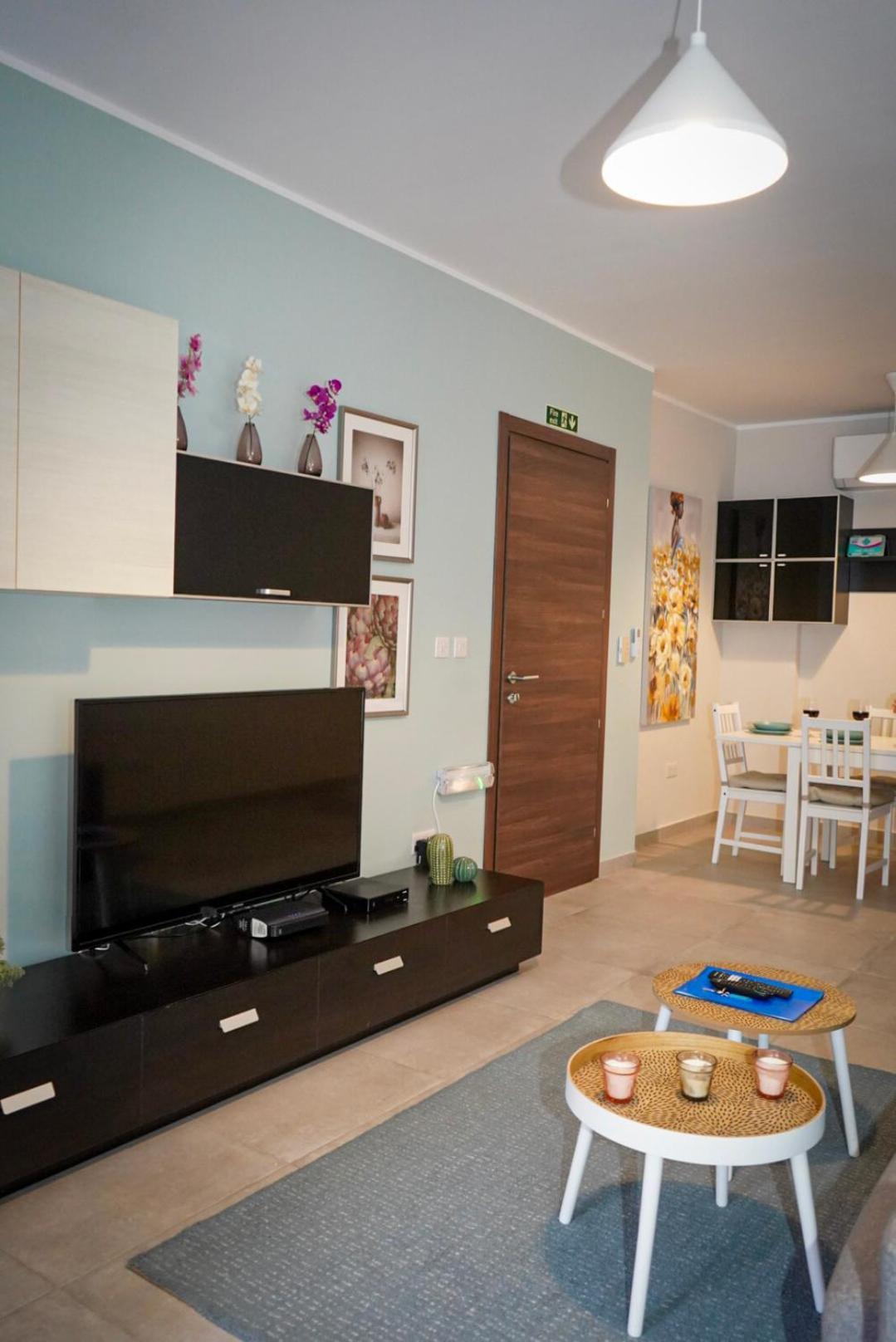 Comfort And Convenience Flat 4 Dad'S Court セント・ポールズ・ベイ エクステリア 写真